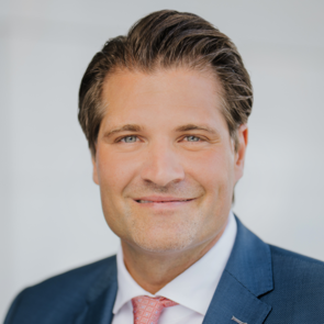 Dr. Thomas  Geppert