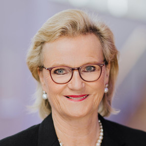  Angela  Inselkammer