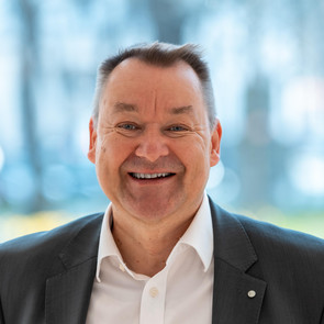  Frank-Ulrich  John