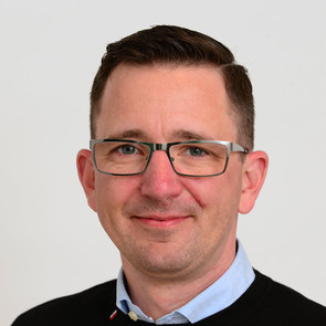  Erich  Albrecht