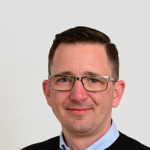  Erich  Albrecht