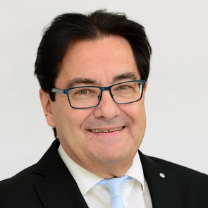  Günther  Elfert